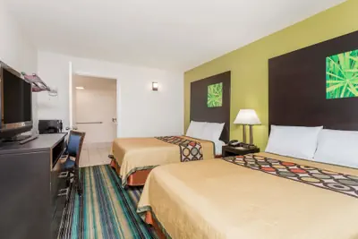 Photo 5 - Super 8 by Wyndham Augusta