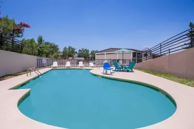 Photo 2 - Super 8 by Wyndham Augusta