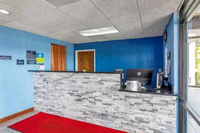 Photo 3 - SureStay Hotel by Best Western Lenoir City