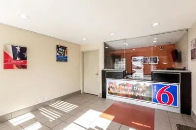 Photo 4 - Motel 6 New Brunswick