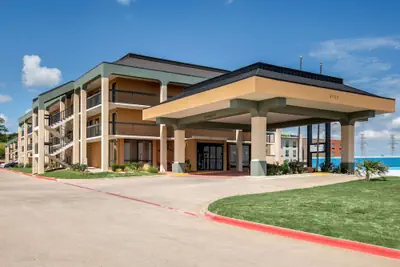 Photo 2 - Quality Inn West Fort Worth