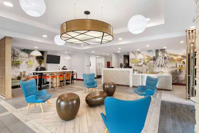 Photo 3 - Best Western Premier Richmond City Gateway