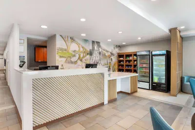 Photo 5 - Best Western Premier Richmond City Gateway