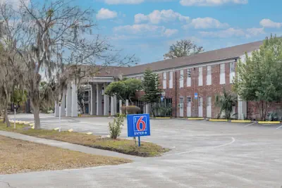Photo 2 - Motel 6 Ocala, FL - Conference Center