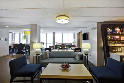 Photo 3 - Hampton Inn Detroit/Madison Heights/South Troy