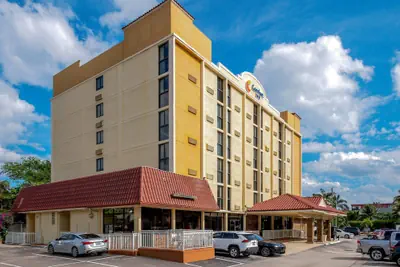 Photo 2 - Comfort Inn Oceanside Deerfield Beach