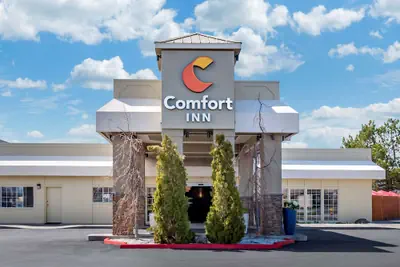 Photo 2 - Comfort Inn & Suites Klamath Falls