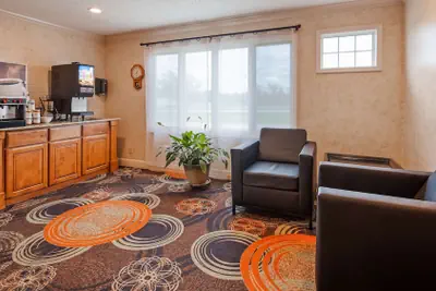 Photo 3 - SureStay Hotel by Best Western Cameron