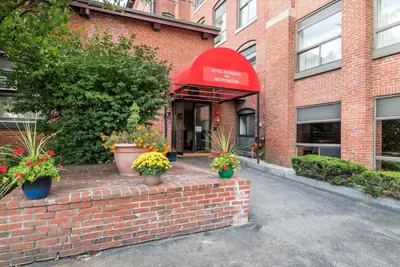 Photo 2 - Econo Lodge Manchester