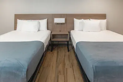 Photo 4 - Economy Suites Springfield - Extended Stay