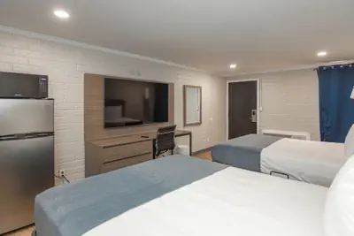 Photo 3 - Economy Suites Springfield - Extended Stay