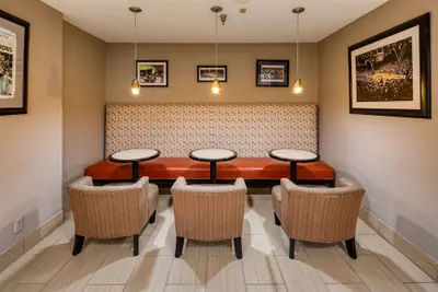 Photo 5 - SureStay Plus Hotel by Best Western Durham Medical Center