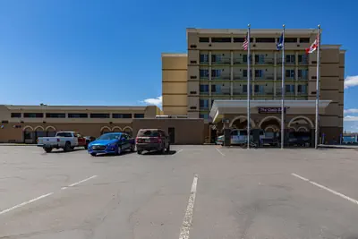 Photo 2 - Clarion Hotel Convention Center