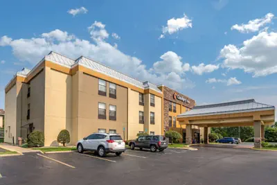 Photo 2 - Comfort Inn Wings Stadium