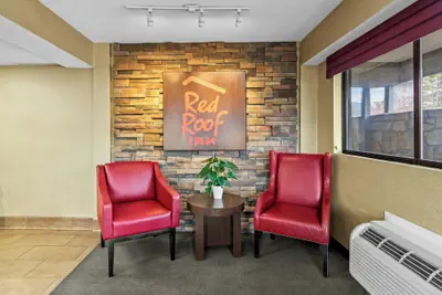 Photo 4 - Red Roof Inn Dayton North Airport