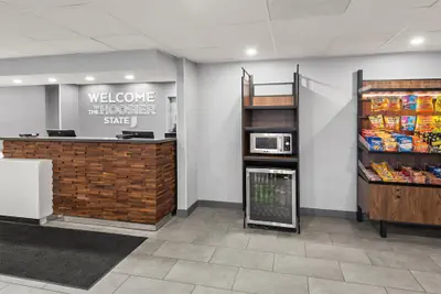 Photo 4 - Hampton Inn Indianapolis-N.E./Castleton