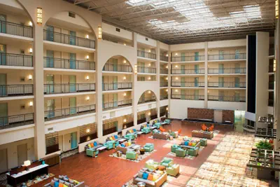 Photo 2 - Embassy Suites by Hilton Cincinnati Northeast Blue Ash