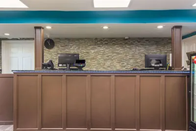 Photo 3 - Rodeway Inn & Suites Monroeville - Pittsburgh