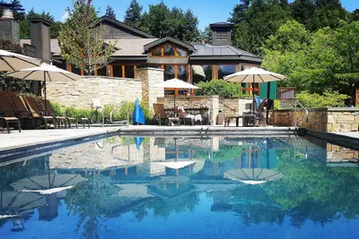 Photo 2 - Topnotch Resort