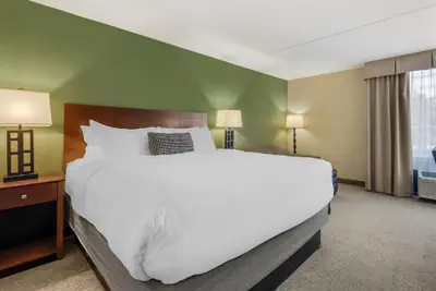 Photo 2 - Best Western Fairmont