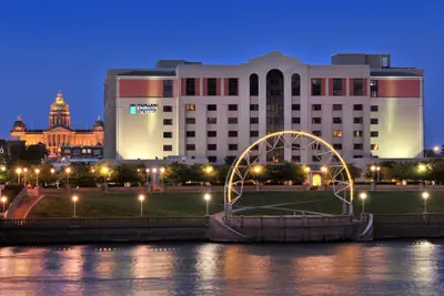 Photo 2 - Embassy Suites Hotel Des Moines Downtown