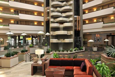 Photo 4 - Embassy Suites Hotel Des Moines Downtown