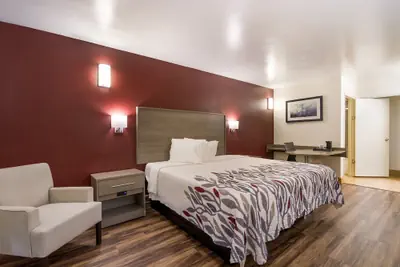 Photo 5 - Red Roof Inn Crestview