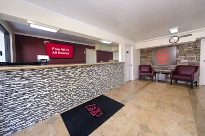 Photo 3 - Red Roof Inn Crestview