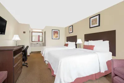 Photo 3 - Baymont by Wyndham Greenville
