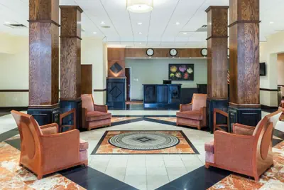 Photo 4 - Clarion Hotel Somerset - New Brunswick