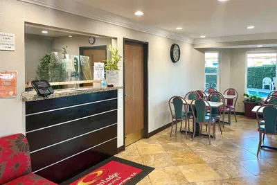 Photo 3 - Econo Lodge Inn & Suites Corning Travel Center