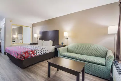 Photo 5 - Econo Lodge Garner - Raleigh