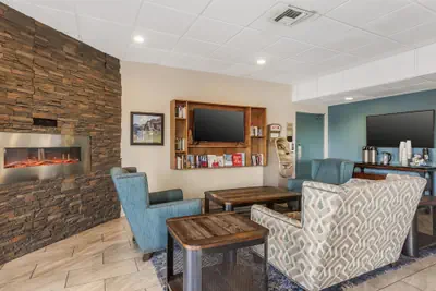 Photo 3 - Best Western InnSuites Tucson Foothills Hotel & Suites