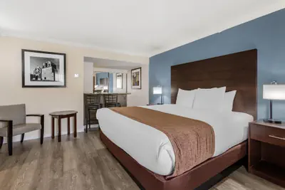 Photo 2 - Best Western InnSuites Tucson Foothills Hotel & Suites