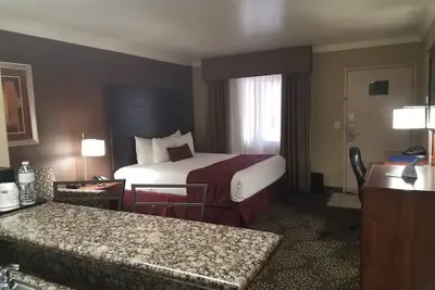 Photo 5 - Best Western InnSuites Tucson Foothills Hotel & Suites