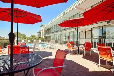 Photo 2 - Chattanooga Heritage Inn