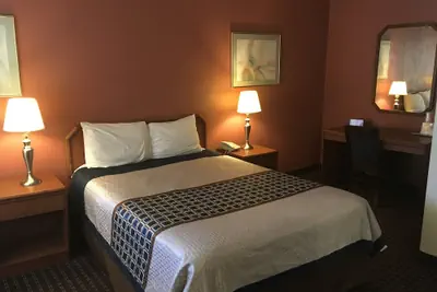 Photo 5 - Budget Inn La Fonda Motel