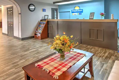 Photo 3 - Days Inn by Wyndham Harriman