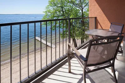 Photo 4 - Holiday Inn Detroit Lakes - Lakefront by IHG
