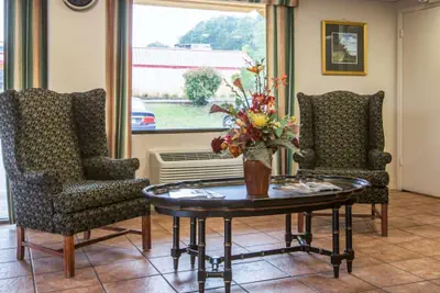 Photo 4 - Econo Lodge Inn & Suites Columbus near Fort Benning