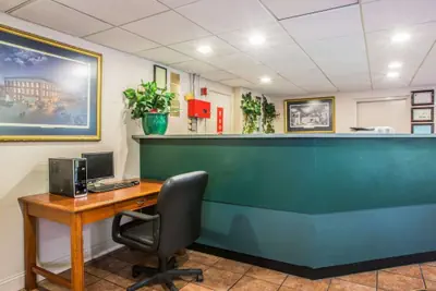 Photo 5 - Econo Lodge Inn & Suites Columbus near Fort Benning