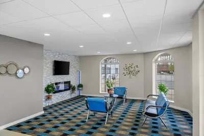 Photo 4 - Rodeway Inn Grandville - Grand Rapids