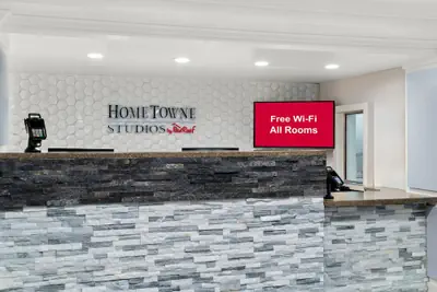 Photo 4 - HomeTowne Studios by Red Roof Auburn Hills