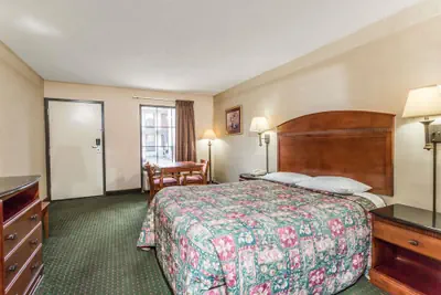 Photo 5 - Days Inn by Wyndham Camp Springs/Andrews AFB DC Area