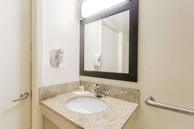 Photo 3 - Days Inn by Wyndham Camp Springs/Andrews AFB DC Area