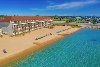 Photo 2 - Best Western Plus Dockside Waterfront Inn