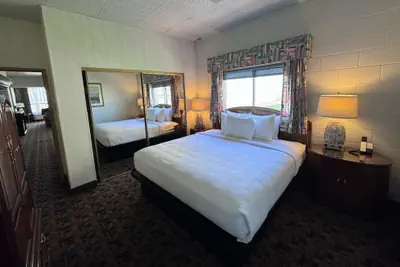 Photo 5 - Promenade Inn & Suites Oceanfront