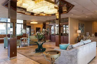 Photo 3 - Promenade Inn & Suites Oceanfront