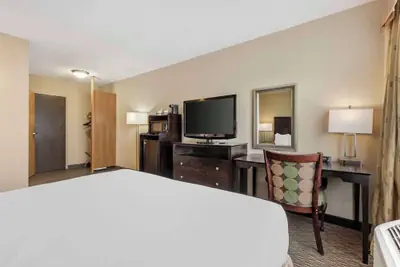 Photo 5 - Spark by Hilton Watertown