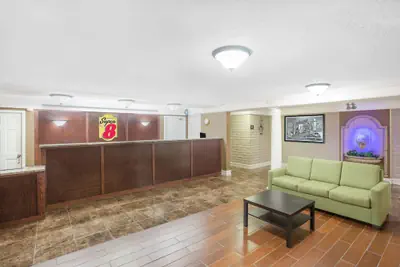 Photo 3 - Super 8 by Wyndham Austell/Six Flags